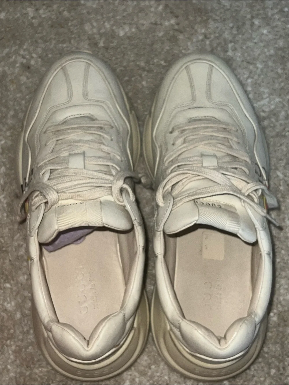 Gucci Cream White Leather Logo Low-Top Sneakers with Yellow & Red Accent